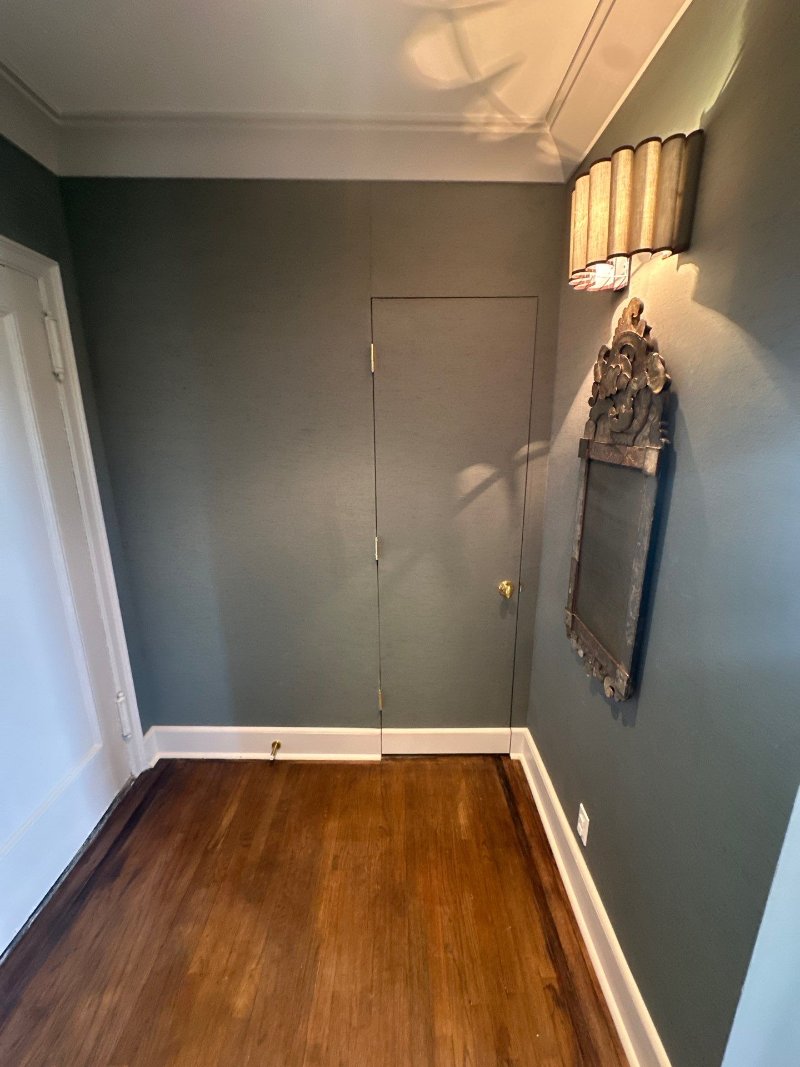 modo-foyer-antique-mirror-sage-walls-new-rochelle-ny-12-optimized