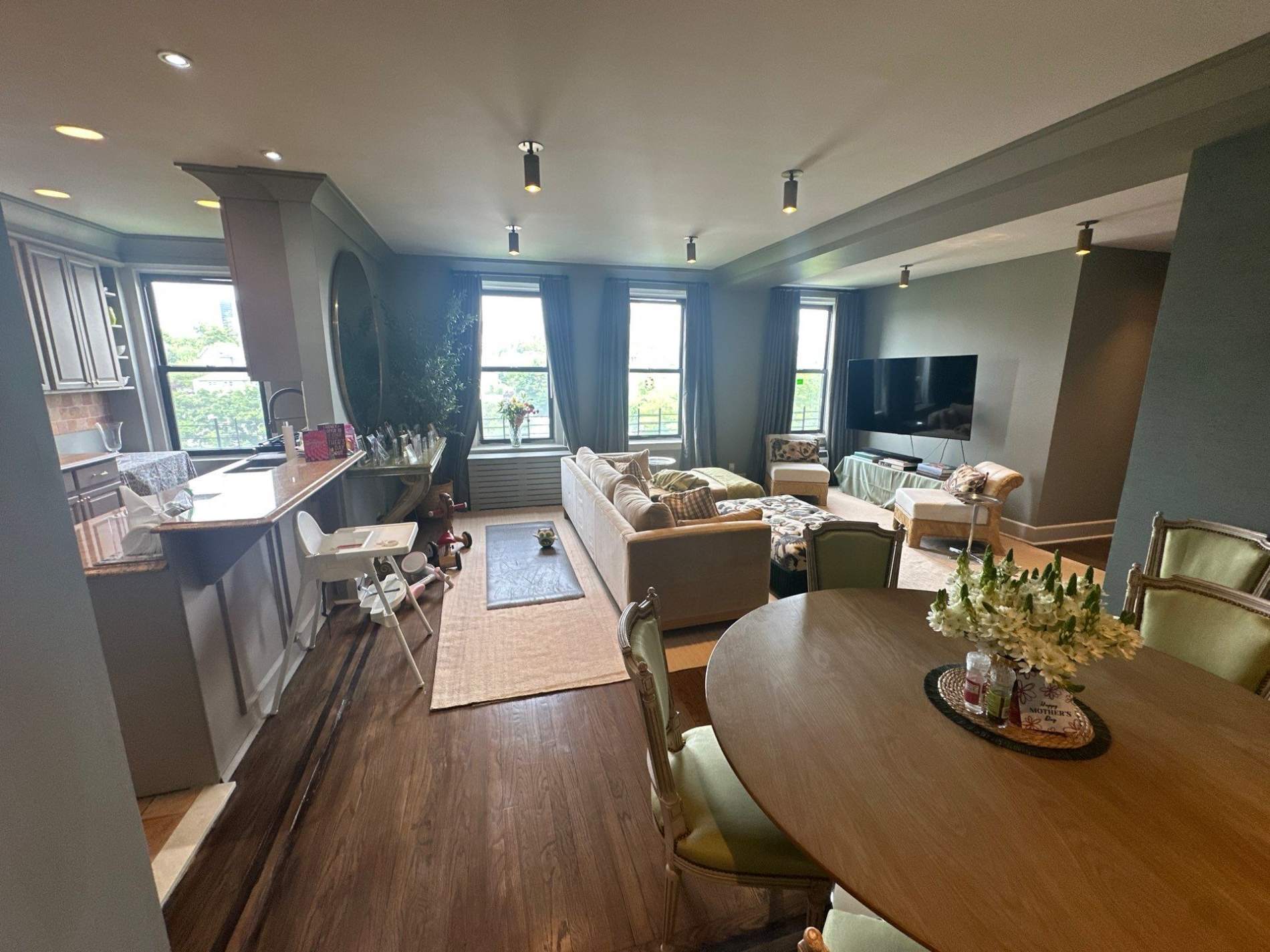 modo-open-plan-living-dining-kitchen-new-rochelle-ny-01-optimized