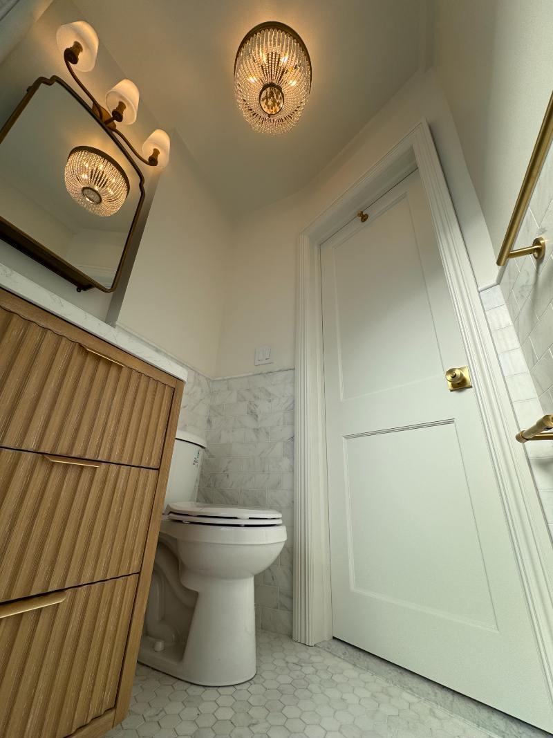modo-bathroom-vanity-brass-sconces-upper-west-side-nyc-10-optimized