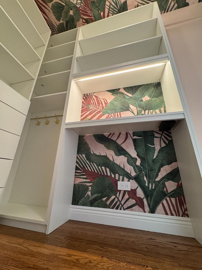 modo-built-in-shelving-palm-wallpaper-upper-west-side-nyc-20-optimized