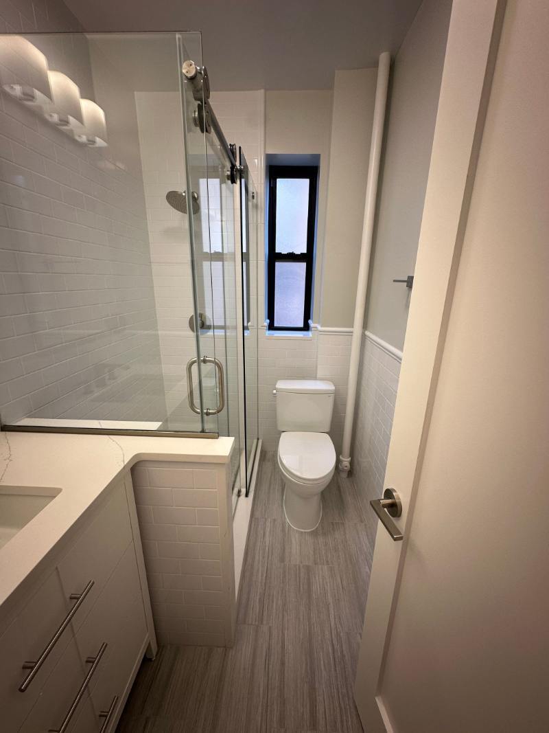 modo-bathroom-glass-shower-toilet-marble-floor-upper-west-side-nyc-44-optimized