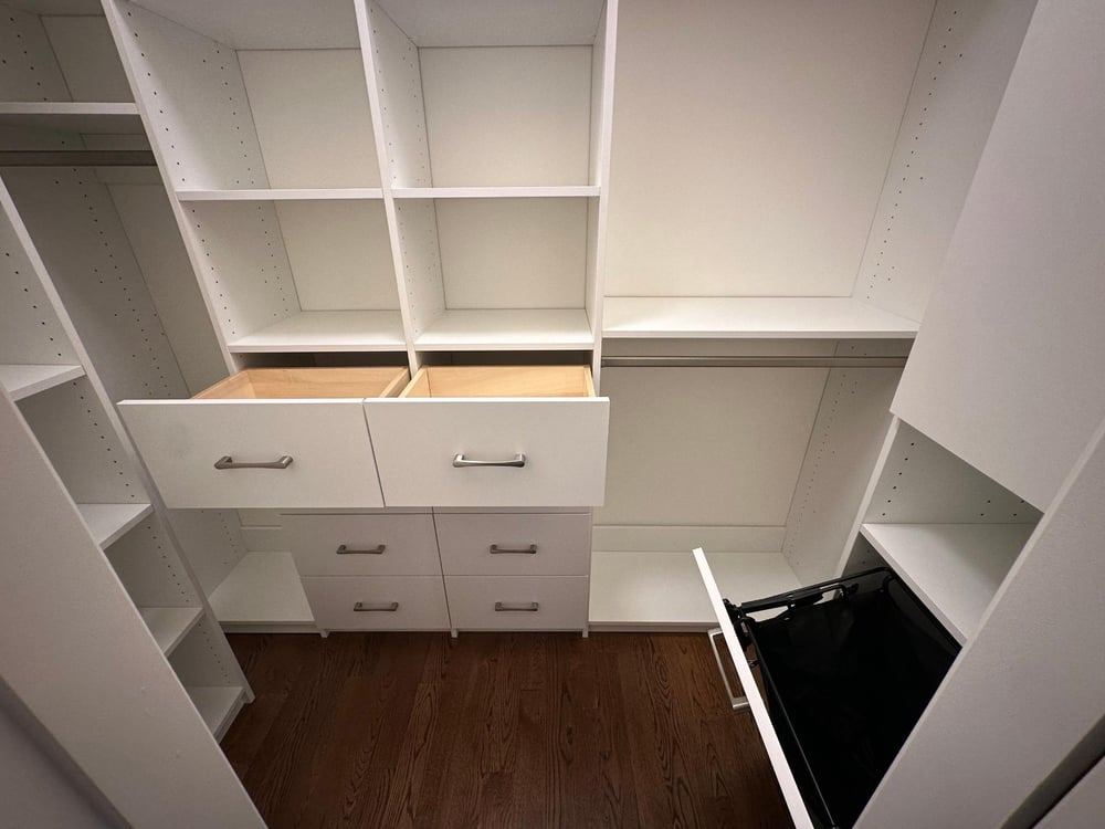 modo-walk-in-closet-pull-out-drawers-detail-upper-west-side-nyc-05-optimized