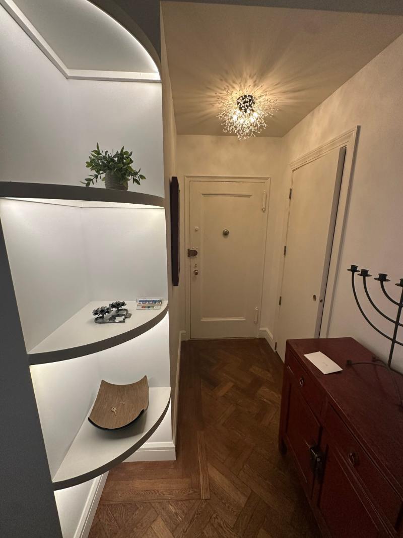 modo-entry-foyer-starburst-flush-mount-light-upper-west-side-nyc-37-optimized