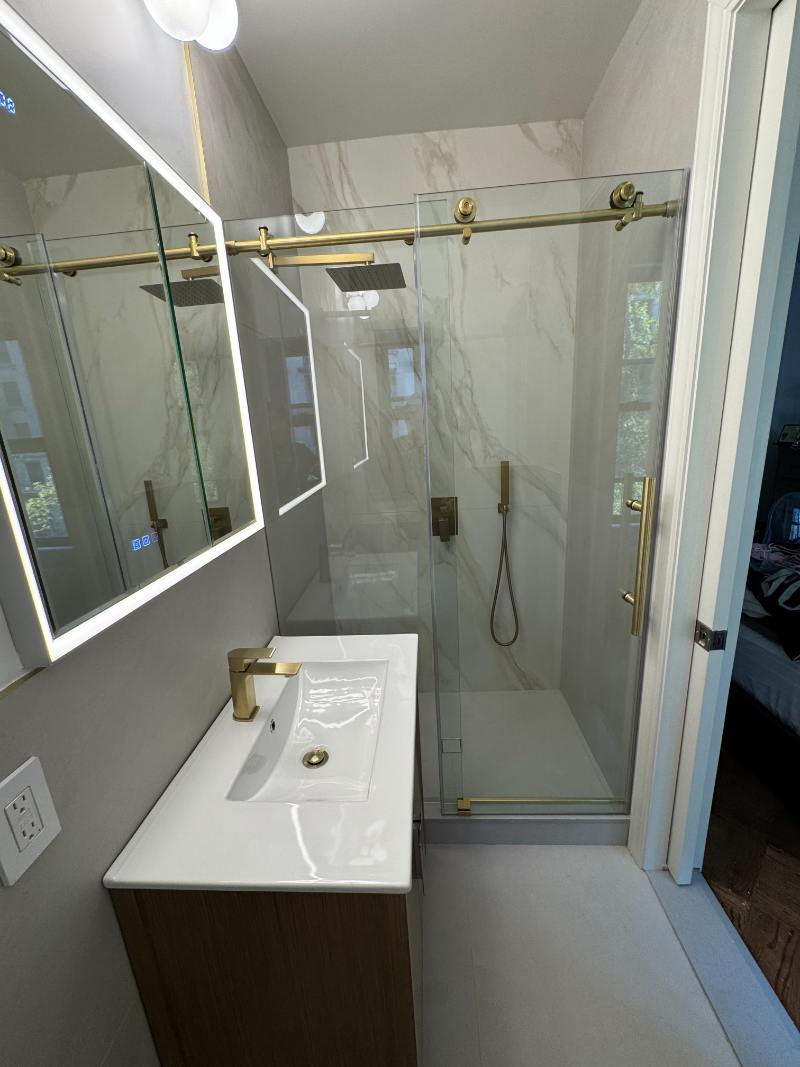 modo-primary-bathroom-glass-shower-marble-floating-sink-upper-west-side-nyc-33-optimized
