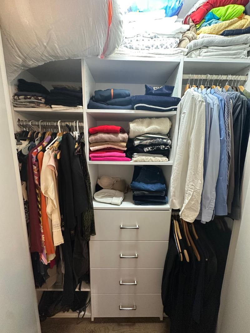 modo-walk-in-closet-white-organizer-shelving-upper-west-side-nyc-26-optimized
