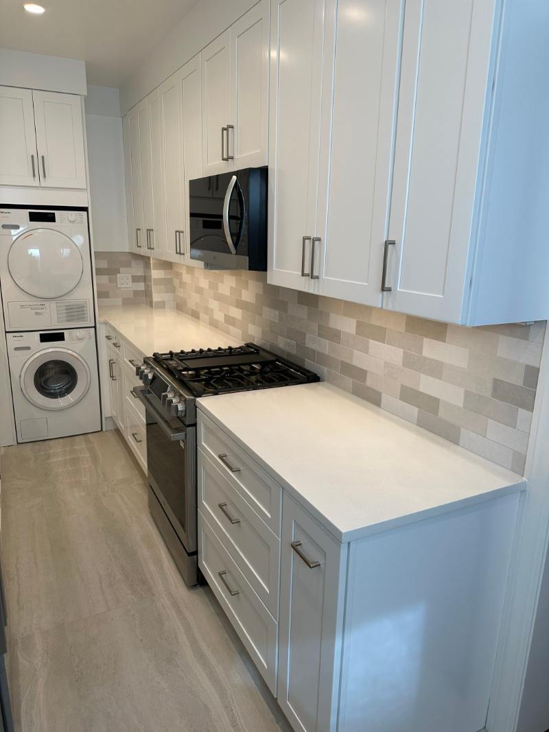 modo-kitchen-gas-range-marble-subway-backsplash-upper-west-side-nyc-13-optimized